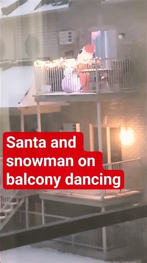 wow look at the dancing dolls