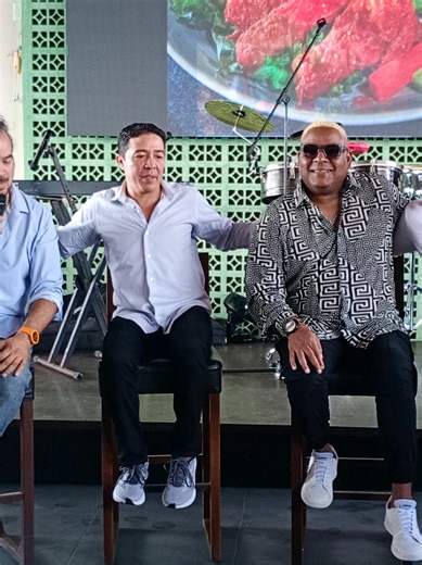 Ven y conoce el restaurante Mangos #Acapulco. 🥭 Un lugar con vista al mar donde podrás pasar un momento agradable con amigos y familia desde los jueves pozolero hasta fines de semana deportivos, Dj, música en vivo a cargo del sonero cubano Aramis Galindo 🇨🇺, ricos platillos, mixiología, ... y ¡¡¡prepárate!!! porque próximamente habrá buffet y club de playa. 🏖️👙🍹 ☀️Abierto a partir de las 2 de la tarde a 3 am., de jueves a domingo. * Ambiente familiar