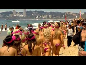 Australia sets new bikini parade world record