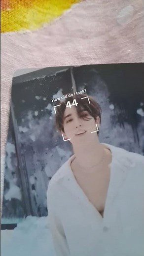 video with photocards pt 2 how old are look the stray kids members😄