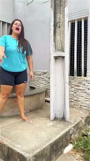 Cuidado poste vai te pegar #humor #piadascurtas #comedia #comedy #piadasrapidas