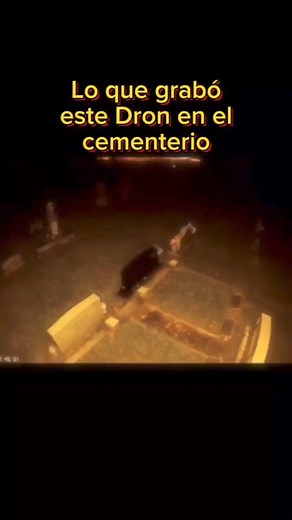 Que crees que era? Parece una mujer rezando en una tumba 😰 Sube el brillo para que puedas verla #reels #terror #paranormal #miedo #sobrenatural #cementerio | Universo creepy