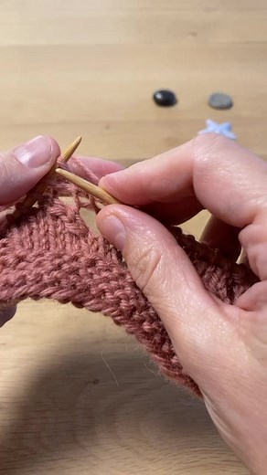 4.1K views · 31 reactions | Left-leaning decrease (SKP). The other way to make a left-leaning increase (see yesterday’s post) is an SKP=slip, knit, pass the slipped stitch over. Allegedly, this produces a more defined stitch, which may be desirable in some patterns such as lace.I cannot tell the difference though 類路‍♀️ #knitting | Annaplexis | Facebook