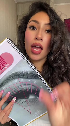 📒🌸 ¿Lista para mejorar tu técnica de mapeo de pestañas? Con estas 10 hojas de práctica, aprenderás a crear el mapping perfecto para cualquier tipo de ojo, ¡sin necesidad de una modelo! Descárgalas fácilmente desde nuestra web. Enlace en la descripción. 😉✨ #MapeoDePestañas #ExtensionesDePestañas #DollisTemplates