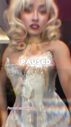 Sabrina Carpenter Turned an Awkward Silent Crowd Into Comedy Gold #sabrinacarpenter #shorts