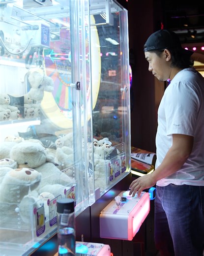 130K views · 1.7K reactions | Shota Imanaga has never found an arcade game he didn't love 藍 | MLB | Facebook