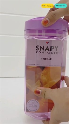 PUSAT JUAL KASUR DAN LEMARI on Instagram: "Siapa bilang simpan kerupuk atau kue lebaran harus pakai toples jadul? Kenalin nih, Toples Snappy GBU 1200ml. Desainnya yang crystal clear bikin isi toples kelihatan mewah dan dapur jadi auto rapi! ✅️Harga Rp 31.500 ✅️Kapasitas 1200ml: Pas banget buat snack, pasta, atau bumbu dapur. ✅️Seal Rapat: Jaga makanan tetap renyah dan anti melempem. ✅️Bahan Berkualitas: Tebal, bening, dan sudah pasti food grade. ✅️More info: 📍jl. Garuda mas, gonilan, kartasura