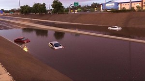 Arizona DOT prepares for possible freeway flooding