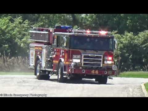 *AIRHORN* Indianapolis IN Fire Dept. *NEW* Ladder 44 & Engine 44 Responding