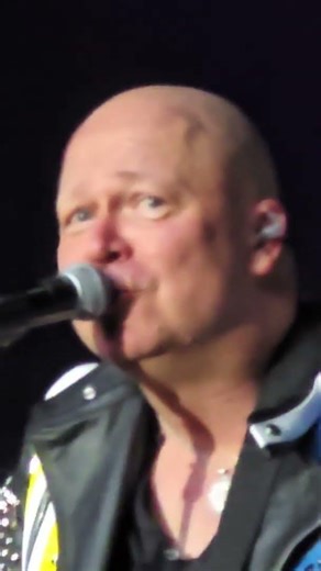 Helloween: Slip Sliding Away @bombfactory #helloween #paulsimon #metal #live #rock #acoustic
