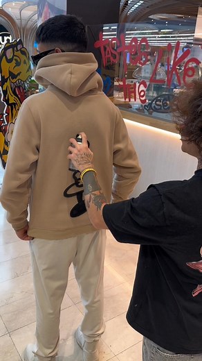 1.7K views | Feed the flame  #art #artdesign #graffiti #graffititutorial #graffitiart #spraypaint #streetart #streetarteverywhere #streetartinternational #spraypainting | spray painting | Facebook