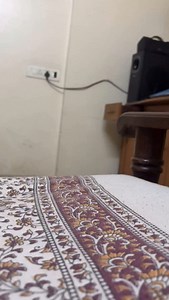 “Jab life band bajati hai… Snowii usi beat pe nach leta hai 🐾🎶 Sikhna hai toh Snowii se sikho — problems ko bhi dance floor bana deta hai 😎💃” “Comment karo — aap life ke tension ko kaise dance-out karte ho? 💭🔥” #SnowiiVibes #LifeWithSnowii #PetReels #SnowiiDance #CatReels #StressBuster #CatLove #PetGram #FelineMood #ReelsDaily #InstaReels #snowiithestar | Snowiithecat