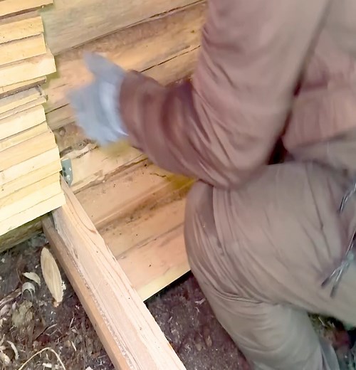 Building a mini log cabin in 30 minutes: floor, stove heating, and terrace. | Thomas Wilderness