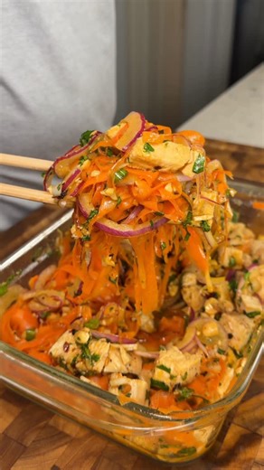 Karim Saad on Instagram: "Save THIS ‼️ The Viral Carrot Salad perfect for weight loss AND Skincare 🤯 (recipe 👇🏽) IB: @low.carb.love Announcements: ✅ Digital Cookbooks 50% OFF Right Now for my NEW YEAR SALE! 😊❤️ ✅ Cookbooks on my website! (Check’em out macros included!) or comment “cookbook” and I’ll send you the link! 💪🏽 ✅ New seasonings coming soon 👀 @spiceXseasoning Macros for the ENTIRE SALAD: approx 838 calories | 77g P | 22g C | 50g F Ingredients: 4-5 large carrots, ribboned 1/4 red