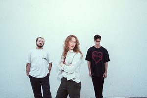 Alt-pop band flor release official video for “Same Color as the Sun” • WithGuitars