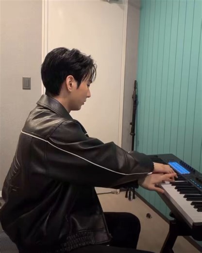 승민이 책임감에 짓눌려서자기 계속 잘해야한다고 한번 정신놓으면 중간에 못낀다고 한다고 하는데 이거 얼마나 쫑알거리고 싶었을까 싶음ㅋㅋㅋㅋ매번 버블로 연습한다고 그정도만 했는데 ㅋㅋㅋㅋㅋ에구궁 귀여워(