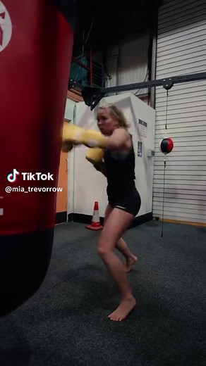 Boppin about... #dontunderreviewmyvideo #boxing #trending