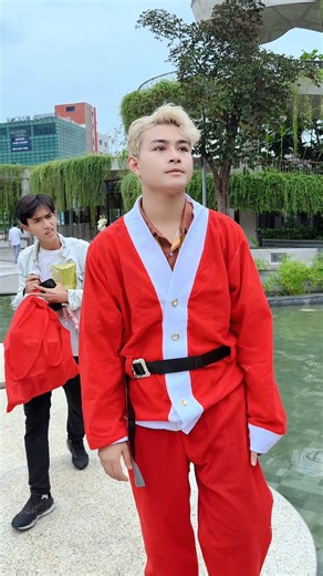 When Santa Claus is sad #lemonentertainment #videotrending #funnyvideos | Lemon Entertainment