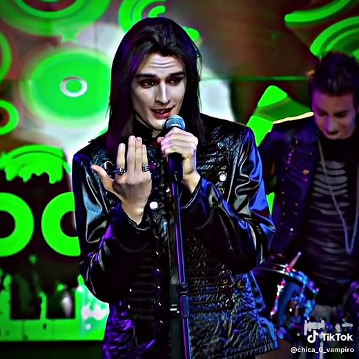 Lucia y Mirco: una pareja vampírica inolvidable