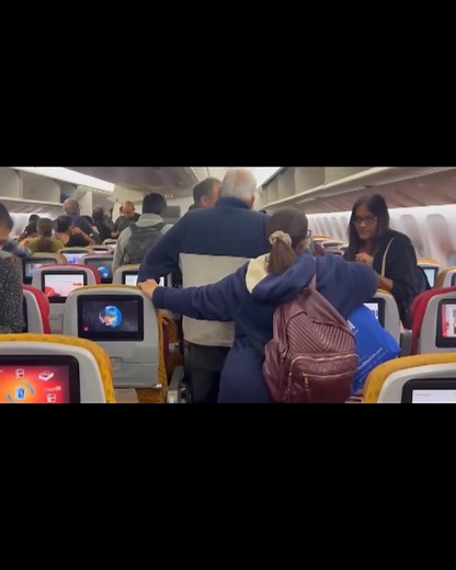 127K views · 1.1K reactions | AIR INDIA gi flight✈️amaTECHNICAL ERROR lakpdagi LANDING TOURAGA passanger Kumtha-hankhre. #Air_India_se_kharadi_kinarani Viral Manipur Manipur Update Manipur viral Group Viral Video Viral Manipur Viral Videos Manipur News Today Highlight ⊕ Manipur Viral | Arun Yumnamcha | Facebook