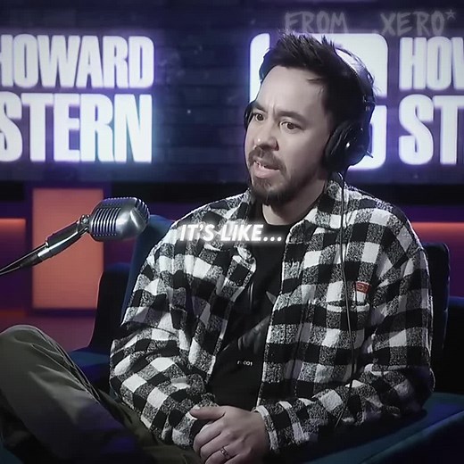 Mike Shinoda's Guitar Mastery: Playing Massive