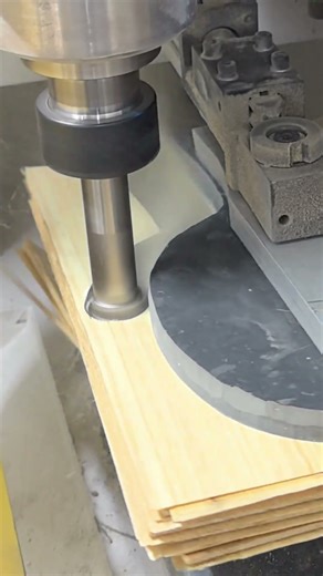 High-speed rotating imitation is exquisite table tennis bat processing # woodworking #CNC processing
