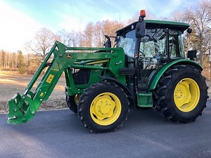 Tractor John deere 5075E for sale! 60 hours as new! 2020 year model with front loader JD H240