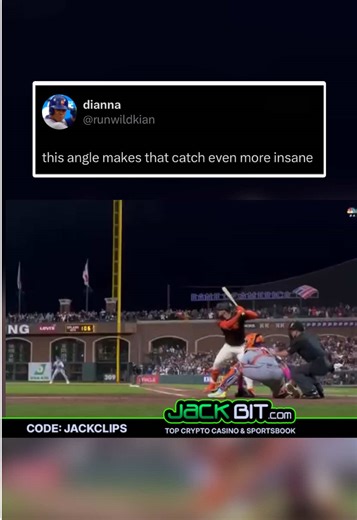Actually insane catch #mlb #baseball