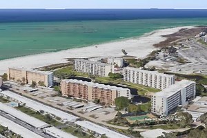 Gulf & Bay Club Condos for Sale On Siesta Key | Siesta Key Condominiums