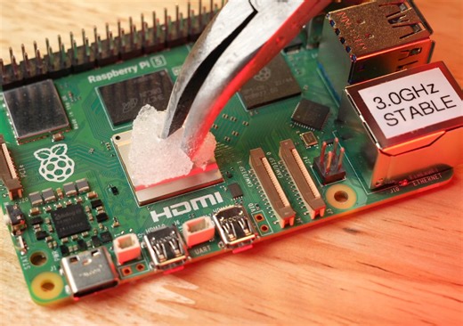 【中字】外国网友为了破解世界超频记录黑进了树莓派固件