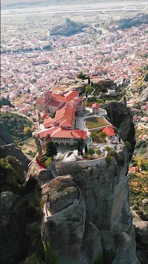 🇬🇷 Meteora, Thessaly, Greece: Monasteries in the Sky!