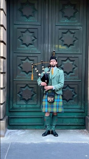 Scottish Tradition: Men in Kilts Playing Bagpipes 🇸🇨🎶 #ScottishCulture #ScotlandTradition