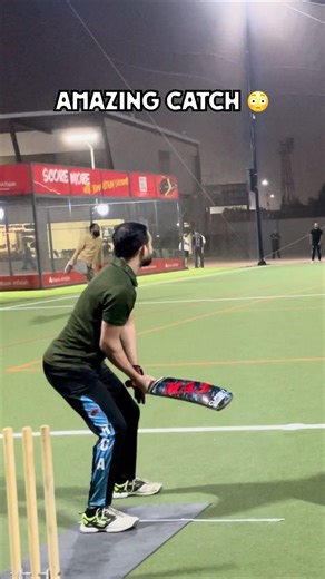 Amazing Catch in Cricket 😳 #crciket #best #catch