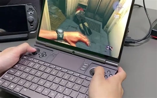 3_笔记本和掌机的终极结合体—WinMax2（2024） 完美覆盖渲染，运维，剪辑，直播，建模生产力软件，亦能兼顾各大3A游戏的流畅游玩，笔记本模式和掌机模式可_哔哩哔哩_bilibili