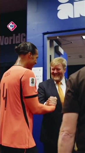 Koning Willem-Alexander danst met spelers Curaçao | #shorts