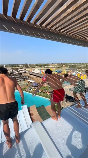 25K views · 29K reactions | Success demands persistence; keep pushing forward relentlessly! - - - - - #motivation #mindset #luxury #dreamlife #wifimoney #entrepreneur #luxurylifestyle #entrepreneurship #entrepreneurlife #success #business #makemoney #financialfreedom #budgeting #debtfreedom #wealth | The Elite Societie | Facebook