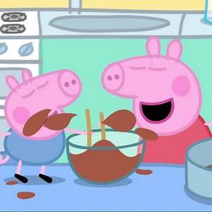 Mummy Pig sharing her secret birthday cake recipe! 👌🎂 | Peppa Pig