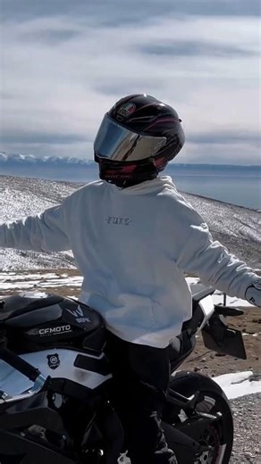 Helmet Off Moment on Beach with Yamaha MT-09 🔥 🏍️| Pure Biker Freedom #rider #bajaj #thar #mt09