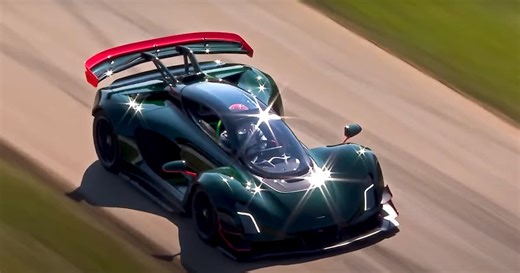 Czinger 21C zings its wingers to the record books at Goodwood