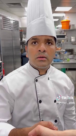 Kitchen life part 2 👇keep reading Chef can I go home? my duty is finished! Chef: Muahah😈 MUAHAHAH!!😈 🦹‍♂️ How many times happened to you ?!😭😂 #cheflife #restaurant #workout #comedy #funny #chef #food