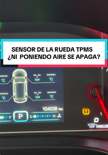 Cambiaste de llantas. Hiciste rotación de llantas. O se desinfló una llanta y nunca más volvió a pagarse el testigo de la rueda #TPMS. Tenemos la solución para ti! Programador Autel de sensor de llanta 🛞 en el taller #dgmotors Quito Sur 🧰
