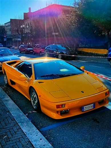 Exploring the Lamborghini Diablo VT: A Classic Supercar