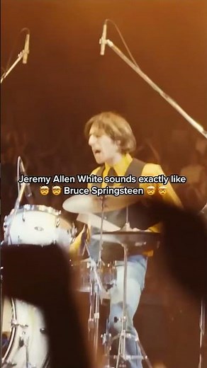 Jeremy Allen White Singing Born To Run by Bruce Springsteen