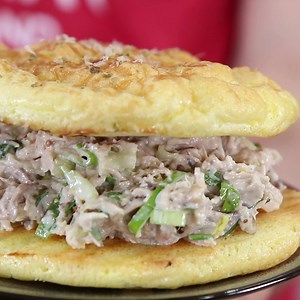 2M views · 2.2K reactions | This keto approved cloud bread makes the perfect bun for my oven roasted chicken salad. RECIPE& MACROS: https://www.flavcity.com/cold-keto-lunch-meal-prep/ | BobbyParrish | Facebook
