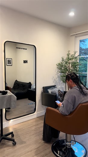 a cozy day doing hair in the studio #hairsalon #lahairstylist #labraider #hairbraider #fyp