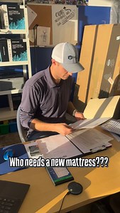 👀 “Who needs a new mattress? ” 🫵 “YOU do!” Quit tossing, turning, and pretending your old mattress is “still fine.” Come see us at BoxDrop Lapeer Mattress Clearance Center — where comfy meets crazy-good deals! 💤 Sleep better. 💸 Spend less. 💥 Save up to 70% off retail! #BoxDropLapeer #MattressDeals #SleepBetterTonight #LapeerMI #ShopLocal #MattressHumor | BoxDrop Lapeer