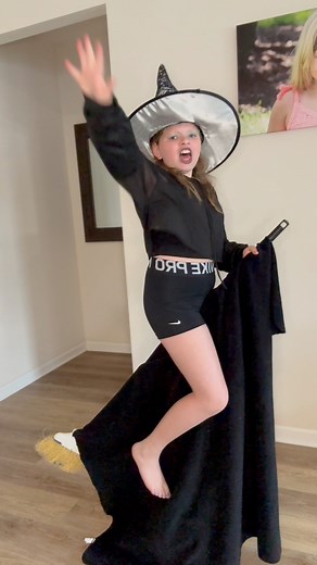 She’s seen Wicked one too many times!! 🖤💚🖤💚 #Wicked #elphaba #defygravity | Amber Marie Cribbs