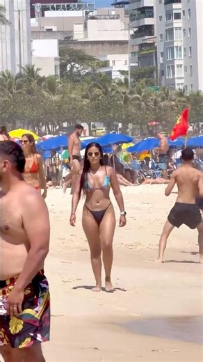 🇧🇷 Ipanema Beach A Beautiful Day