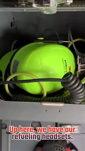 Sharing the Boeing 737 Cockpit Secrets! #boeing #pilot #airplane #fblifestyle | MenTour Pilot