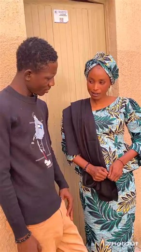 Nura Mshow on Instagram: "Lafiya naga rai ki abace 😂🥰🥰"